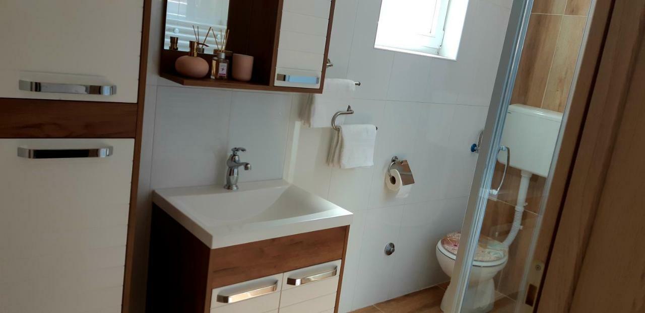 Apartmani Bilic Korenica Exteriör bild